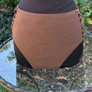 NWT Bleu Rod Beattie "Pulling Strings" knot detail bikini bottoms - size 6